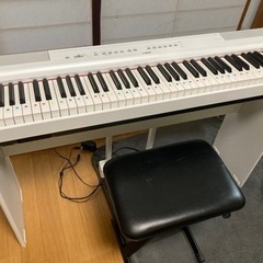 【ネット決済】ヤマハ 電子ピアノ　P-121(W)  スタンド&...