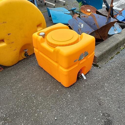 貯水タンク　100L