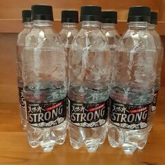 無糖炭酸水8本　強炭酸水 天然水ザ・ストロング