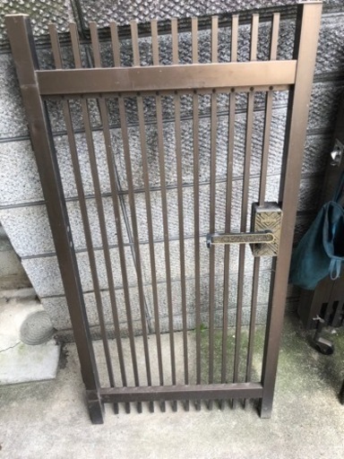 【商談中】三協アルミ　門扉　玄関　両開き