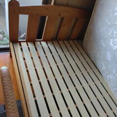 木製シングルベッド無料で！