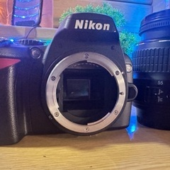 Nikon D40と豊富なアクセサリーのコンボ、購入するだけですぐに使用でき