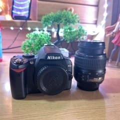 Nikon D40と豊富なアクセサリーのコンボ、購入するだけですぐに使用でき
