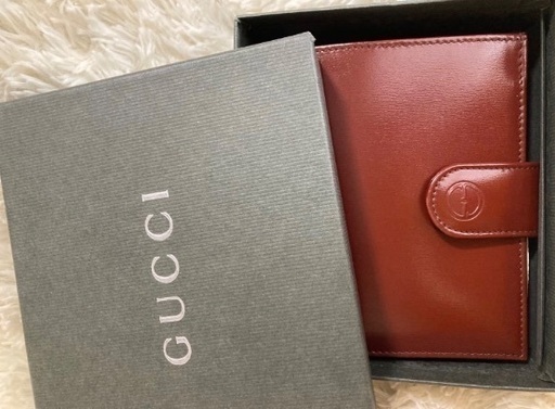 GUCCI 革　二つ折り財布