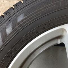 スタッドレスタイヤホイール付き２０２２年１月購入  205  60R16 92Q                 