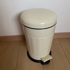 【お取引終了】アンティーク風ペダルペール(ゴミ箱)