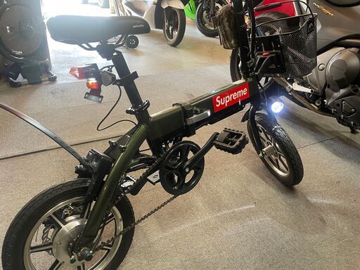 glafitバイク GFR-01　緑色　走行距離28.3キロ　かご、ドリンクフォルダー、小物入れ、買い物袋引掛けフック付き glafitバイク GFR-01 緑色 走行距離28.3キロ かご、ドリンクフォルダー