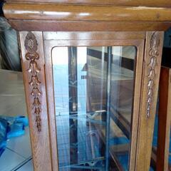 大型木製ディスプレイケース　土台付き　大正期制作骨董品　横幅約２４３cm