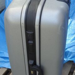 スーツケース　古いです　無料