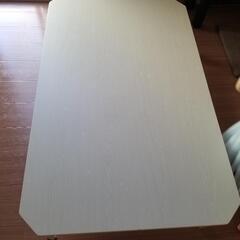 白いローテーブル　（NITORI）