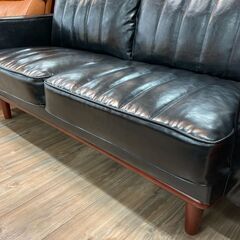 アウトレット品！ブラックカラー合皮の2人掛けソファが入荷しました!
