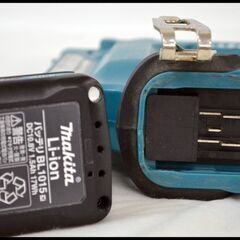 中古 マキタ 10.8V 1.5Ah ST313DSH 充電式タッカ