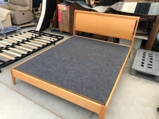 ダブルベッド フレームのみ　150cm×200cm×高さ32cm