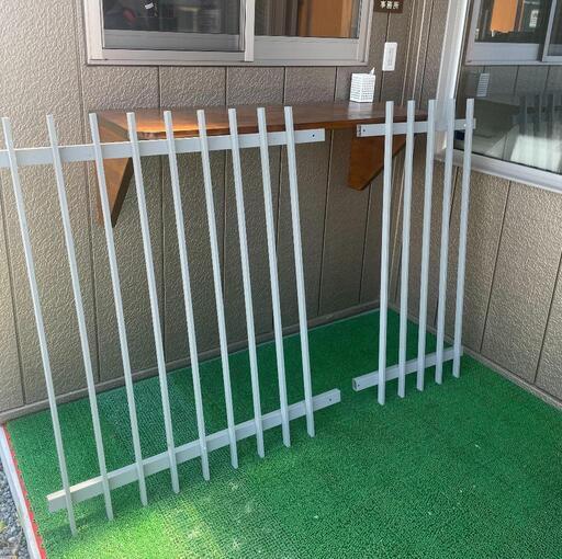 屋外アイアンフェンス鉄柵グレー2セット高さ約114㎝ (アンディリサイクル) 吹上のその他の中古あげます・譲ります|ジモティーで不用品の処分