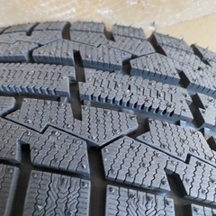 ほぼ新品　タイヤ・ホイールセット