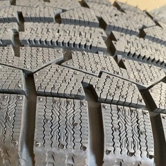 ほぼ新品　タイヤ・ホイールセット