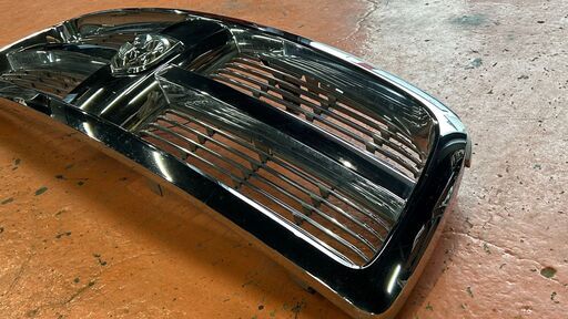 ダッジラムピックアップフロントグリルエンブレムRAM1500SLTBIGHORN  