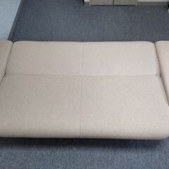 3人掛けのソファーベッドです。