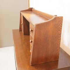 三越ブルージュ(Brugge)で取り扱われていた英国カントリースタイル 卓上収納です。アンティーク調のクラシックなデザインが魅力的。デスク周りの小物収納に便利です！DG344