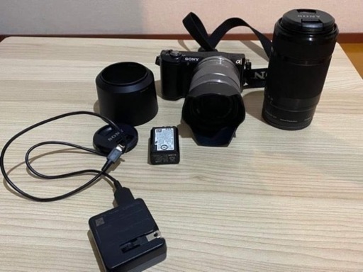 デジタル一眼カメラa ( アルファ) 5000、標準レンズ、望遠レンズ付き