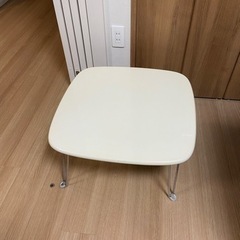 折り畳める白い卓袱台(ちゃぶ台)・座卓・テーブル