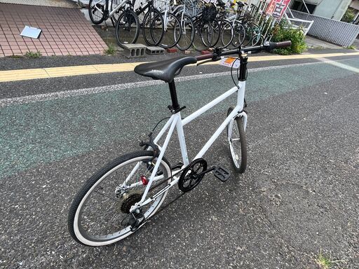 リサイクルショップどりーむ天保山店】○807○ 自転車 白色 20インチ 7段変速ギア付き ベル付き - その他