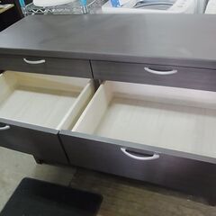 セール中につき、通常特価14,278円より3,000円引きの11,278円!　木製　チェスト　4段　タンス　たんす　衣類収納　引き出し収納