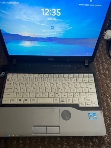 富士通　ノートパソコン　Windows11