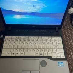 富士通　ノートパソコン　Windows11