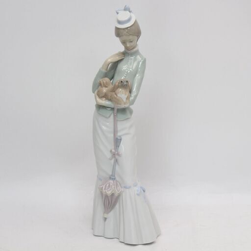 208)【美品】リヤドロ 仔犬を抱く貴婦人 4893 陶器人形 高さ約38cm 西洋陶磁 置物 LLADRO