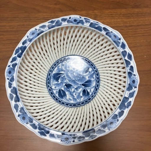 有田焼　琴峰作　白磁篭目焼