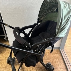 <取り置き中> Aprica AB型ベビーカーと新生児用オムツ