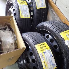 ★軽トラに！軽自動車用15インチ新品タイヤ＆中古スチールホイール4本セット！新品ホイールカバー付き