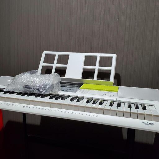 キーボード カシオ スタンド付き 光る鍵盤 使用少なめ LK-511 CASIO LK