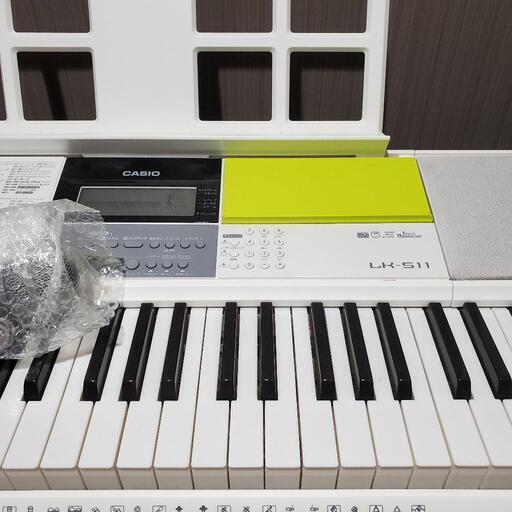 キーボード カシオ スタンド付き　光る鍵盤 使用少なめ LK-511