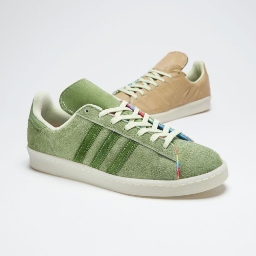 アディダス　adidas スニーカー