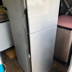 福岡市内配送無料 日立 HITACHI R-23FA S [冷凍冷蔵庫 まんなか野菜 