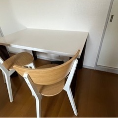 ダイニングテーブル(椅子二脚セット)