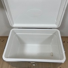 タラスブルバ クーラーボックス スチールベルト 51L