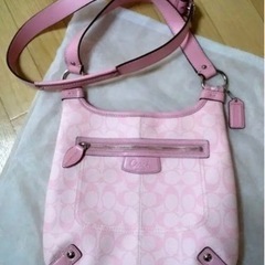 COACH の ショルダーバッグ  Hawaii 限定品 ギリギリ価格 COACH の ショルダーバッグ Hawaii 限定品 ギリギリ価格