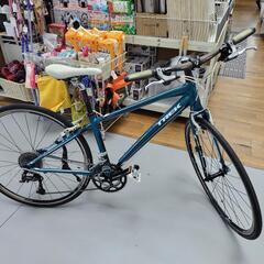 J032★多少小キズ有り★クロスバイク★TREK e2★2✕9段速★700✕28