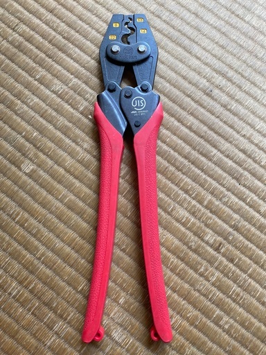 圧着工具