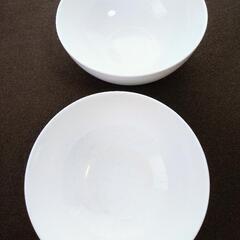 2つ丸い白皿