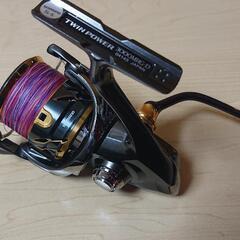 中古リール 20ツインパワー C3000MHG カスタムハンドル   値下げ