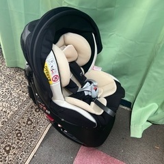 エールべべ　ALB870 回転チャイルドシート　新生児〜4才頃