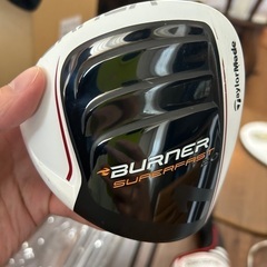 ゴルフクラブ(左)