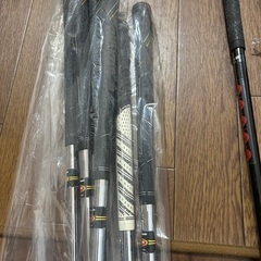 ゴルフクラブ(左)