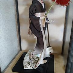 日本人形、三味線