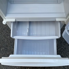 【RKGRE-188】特価！シャープ/137L 2ドア冷凍冷蔵庫/SJ-C14E-W/中古品/2019年製/当社より近隣無料配達！