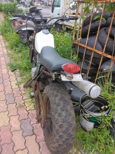 ヤマハTW200部品取り車両。形式2LN。現状